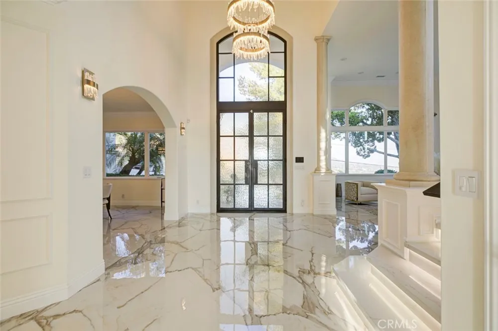 350 Starlight Crest La Canada Flintridge, CA 91011