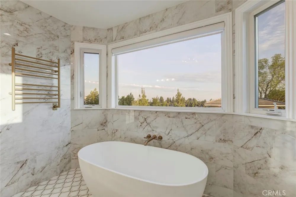 350 Starlight Crest La Canada Flintridge, CA 91011