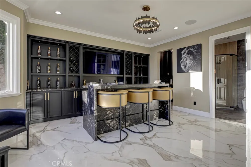 350 Starlight Crest La Canada Flintridge, CA 91011