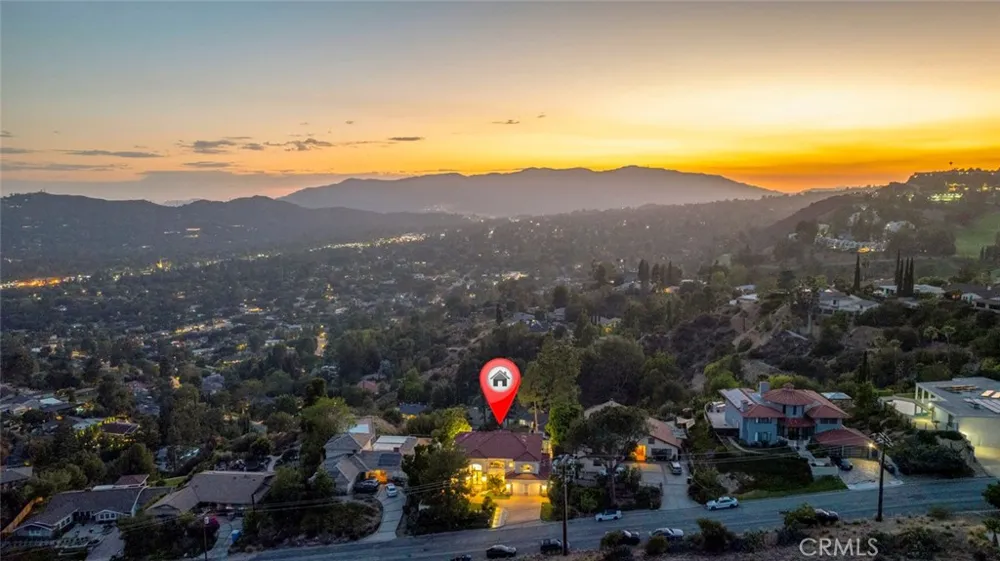 350 Starlight Crest La Canada Flintridge, CA 91011