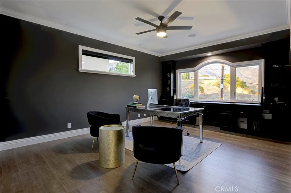 350 Starlight Crest La Canada Flintridge, CA 91011