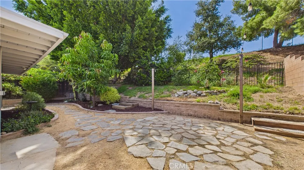 7838 Ellenbogen Street Sunland, CA 91040