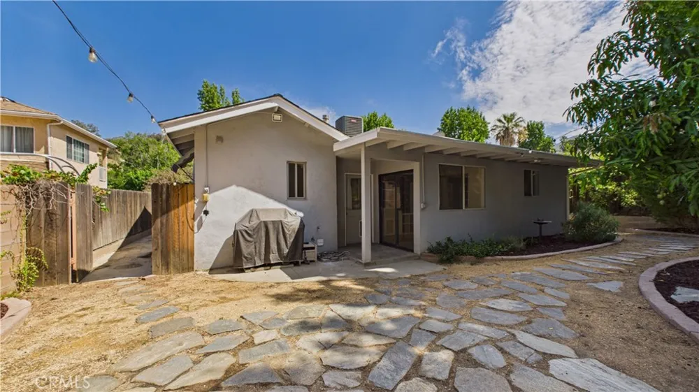 7838 Ellenbogen Street Sunland, CA 91040