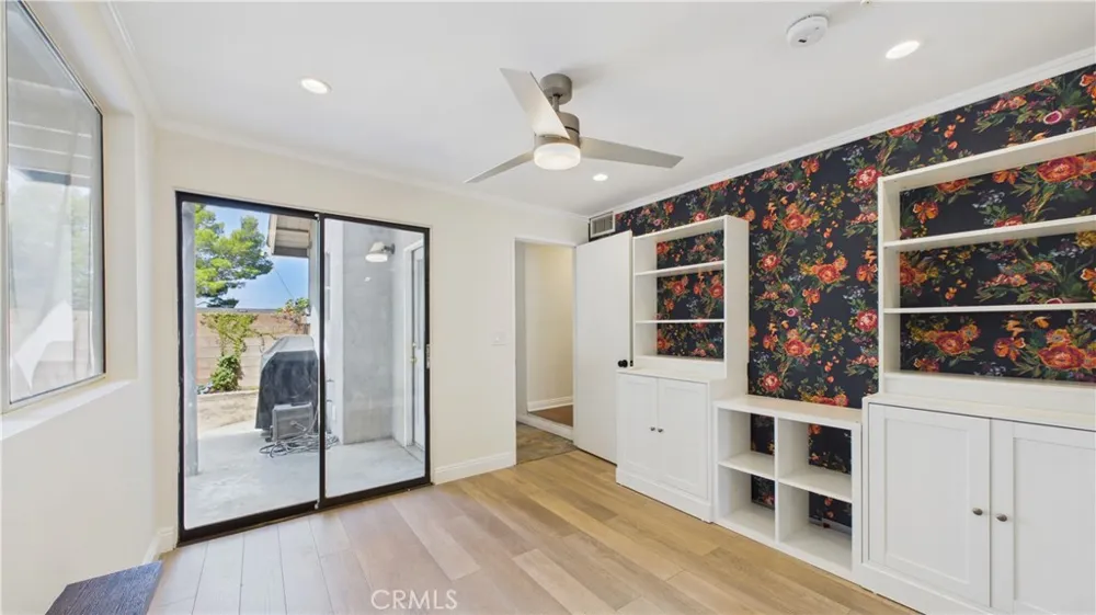 7838 Ellenbogen Street Sunland, CA 91040