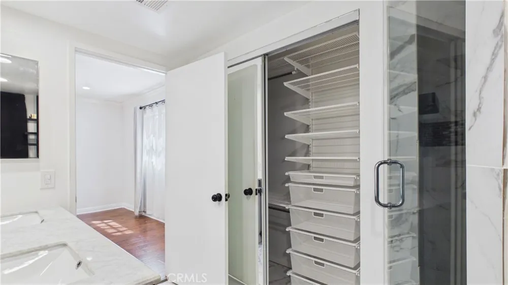 7838 Ellenbogen Street Sunland, CA 91040