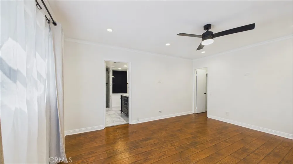 7838 Ellenbogen Street Sunland, CA 91040