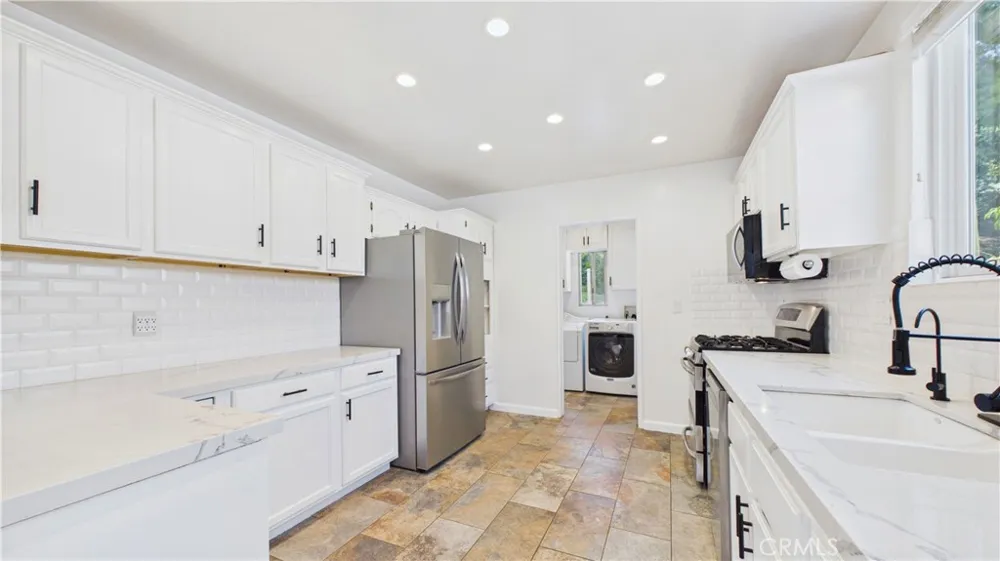 7838 Ellenbogen Street Sunland, CA 91040