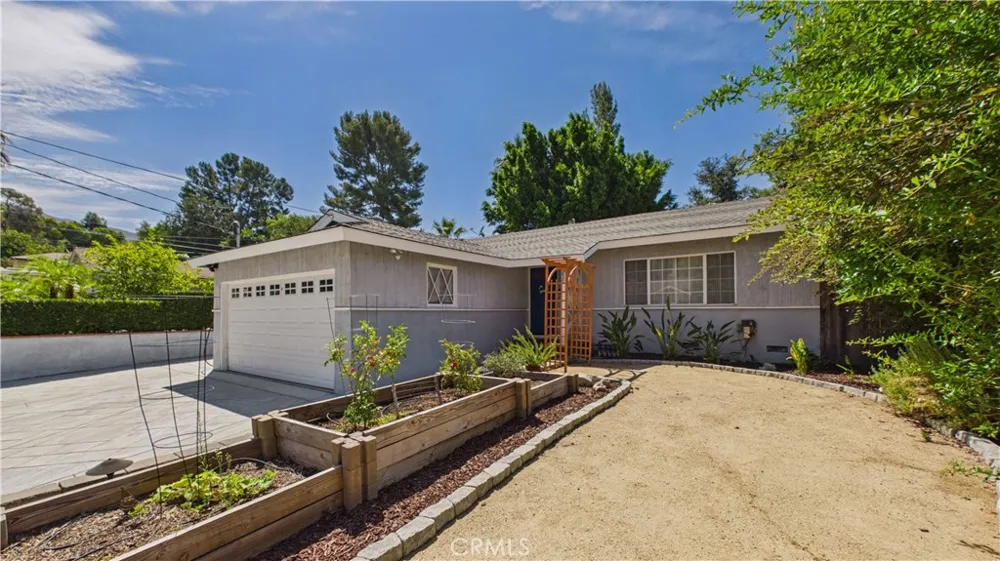 7838 Ellenbogen Street Sunland, CA 91040