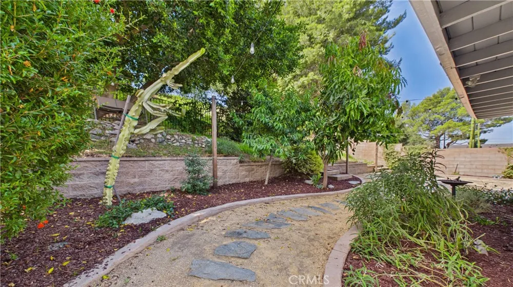 7838 Ellenbogen Street Sunland, CA 91040