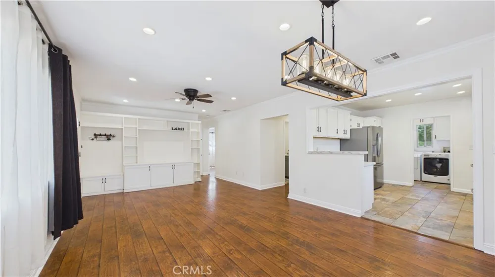 7838 Ellenbogen Street Sunland, CA 91040