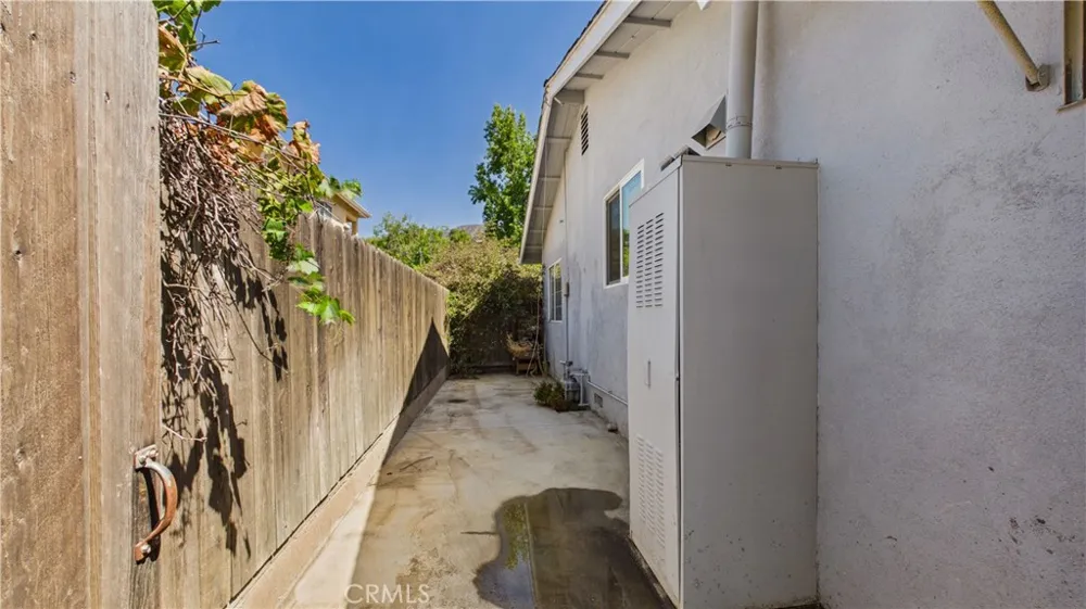 7838 Ellenbogen Street Sunland, CA 91040