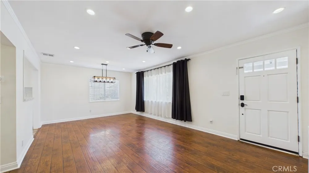 7838 Ellenbogen Street Sunland, CA 91040