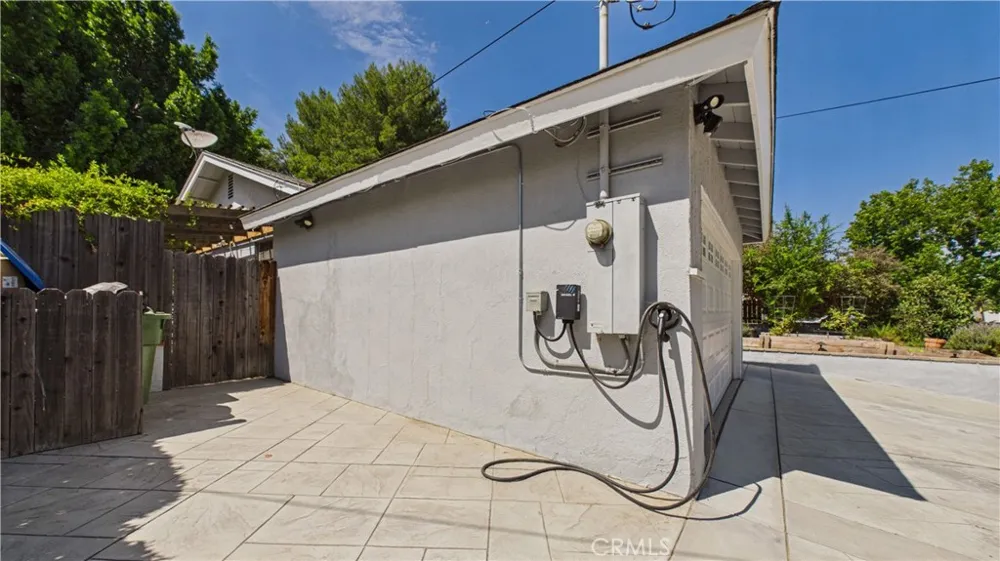 7838 Ellenbogen Street Sunland, CA 91040