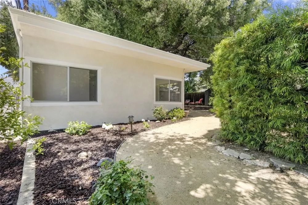 1757 June Lane Glendale, CA 91208