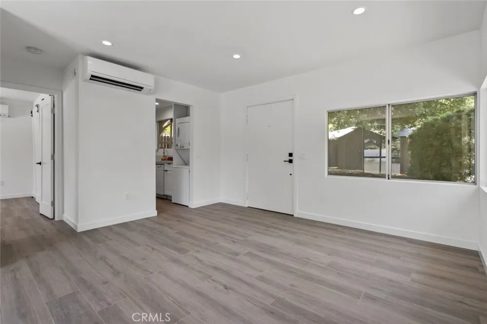 1757 June Lane Glendale, CA 91208