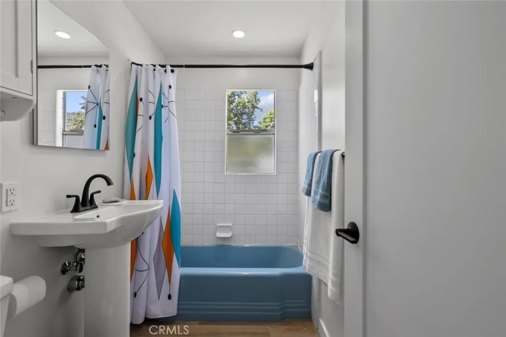 1757 June Lane Glendale, CA 91208