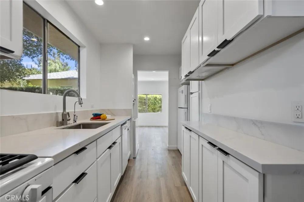 1757 June Lane Glendale, CA 91208