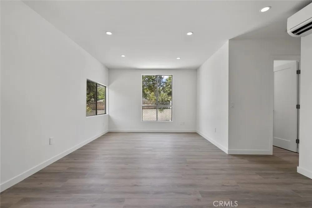 1757 June Lane Glendale, CA 91208