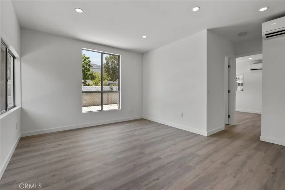 1757 June Lane Glendale, CA 91208