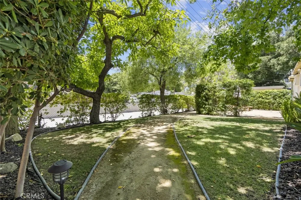 1757 June Lane Glendale, CA 91208