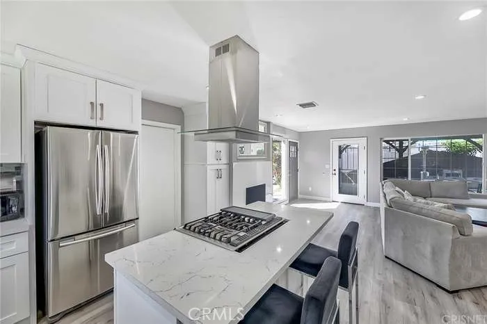 19221 Napa Northridge, CA 91324