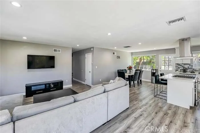 19221 Napa Northridge, CA 91324