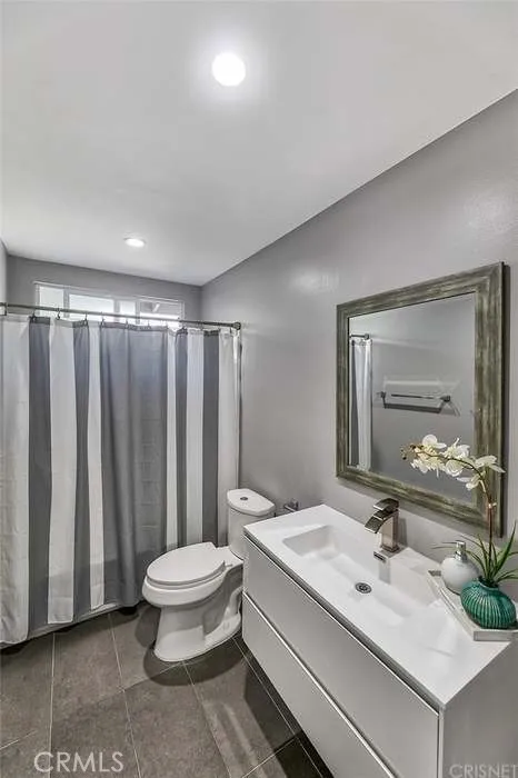 19221 Napa Northridge, CA 91324