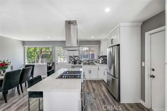 19221 Napa Northridge, CA 91324