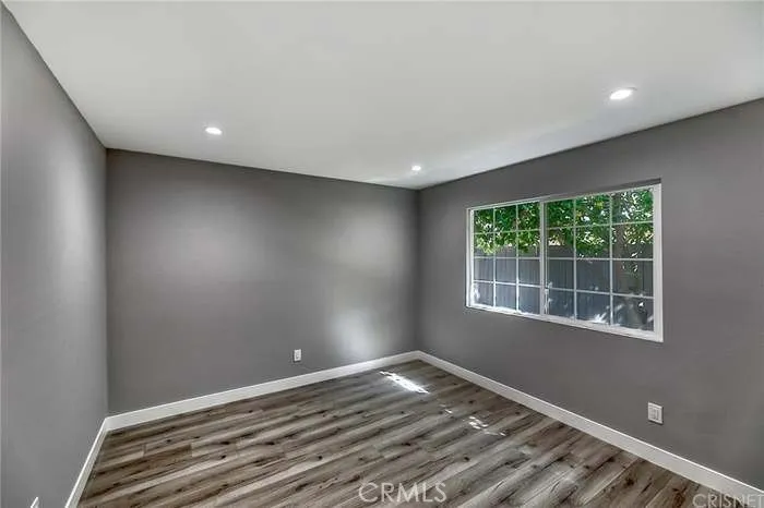 19221 Napa Northridge, CA 91324