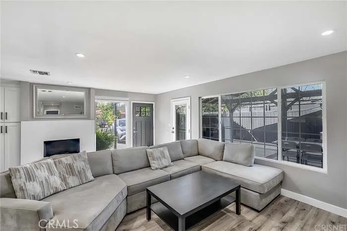 19221 Napa Northridge, CA 91324