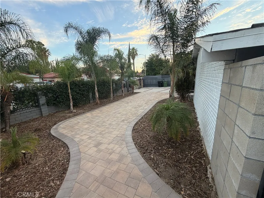 19221 Napa Northridge, CA 91324