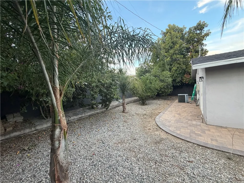 19221 Napa Northridge, CA 91324