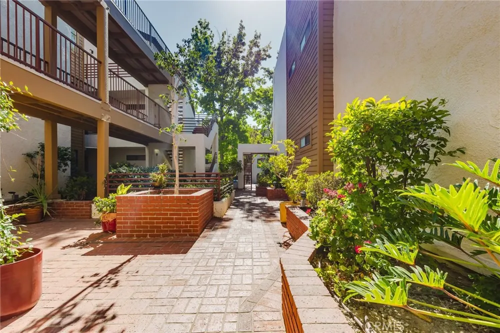 400 Louise #303 Glendale, CA 91206