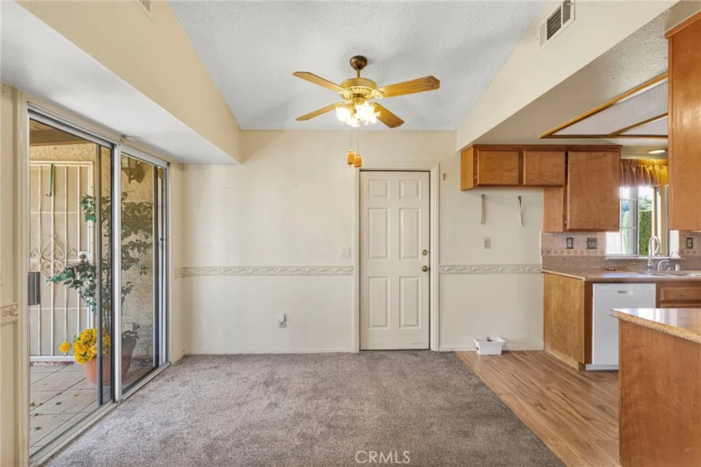 7824 Columbine Oak Hills, CA 92344
