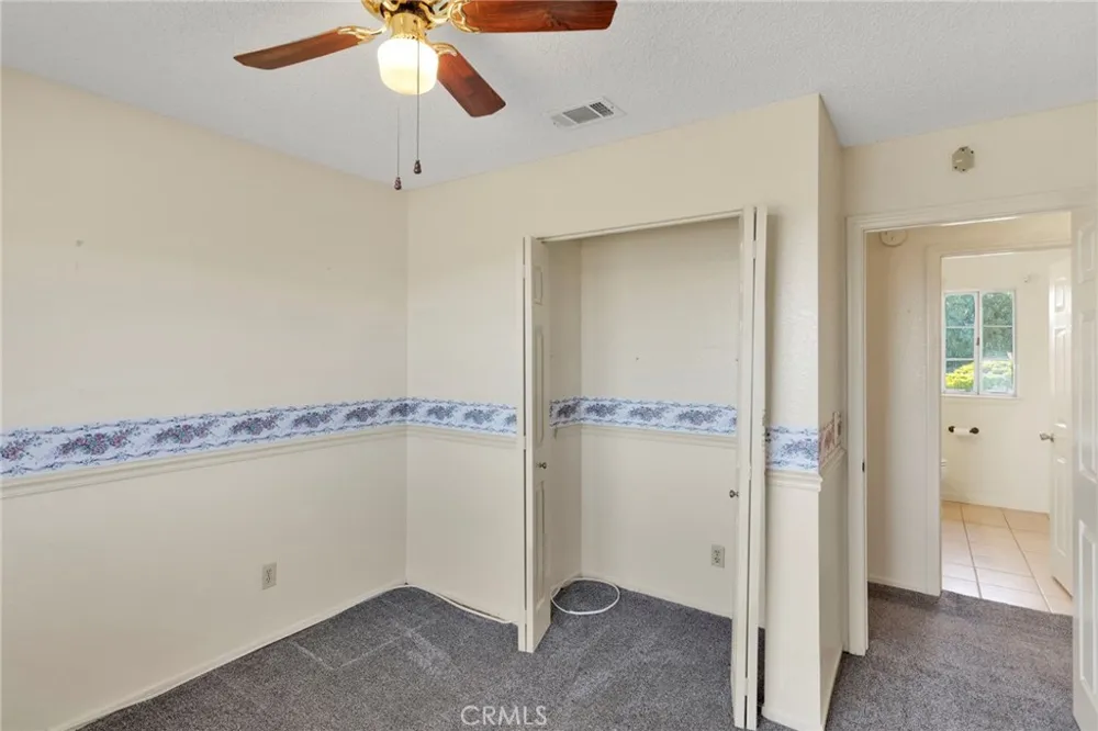 7824 Columbine Oak Hills, CA 92344