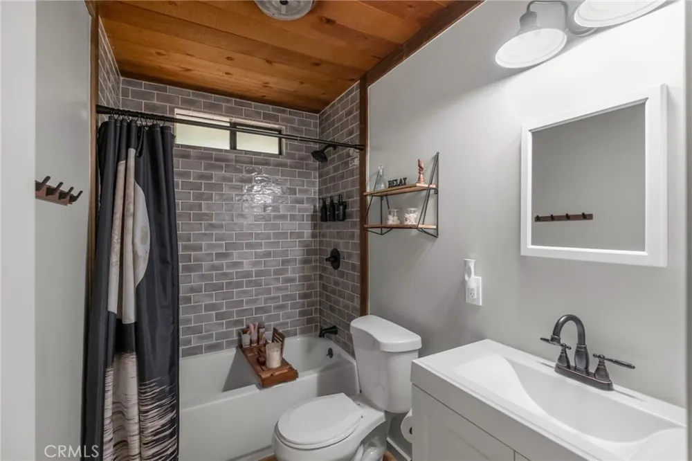 397 Wabash Lane Sugarloaf, CA 92386