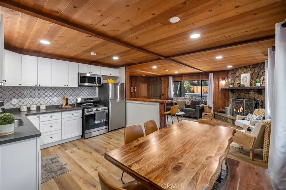 397 Wabash Lane Sugarloaf, CA 92386