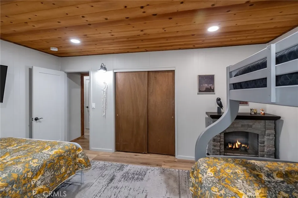 397 Wabash Lane Sugarloaf, CA 92386