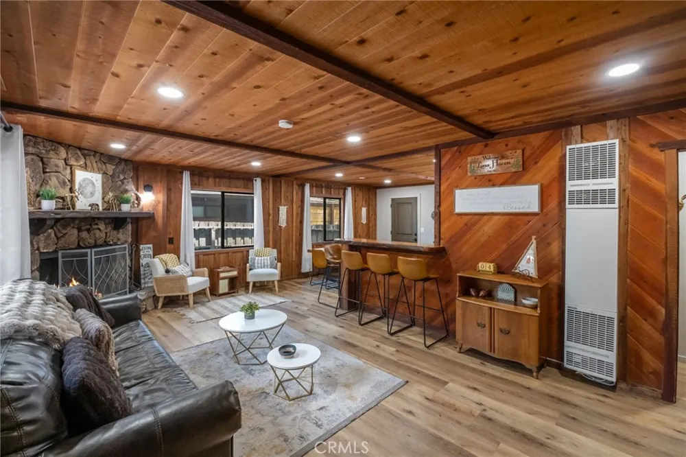 397 Wabash Lane Sugarloaf, CA 92386