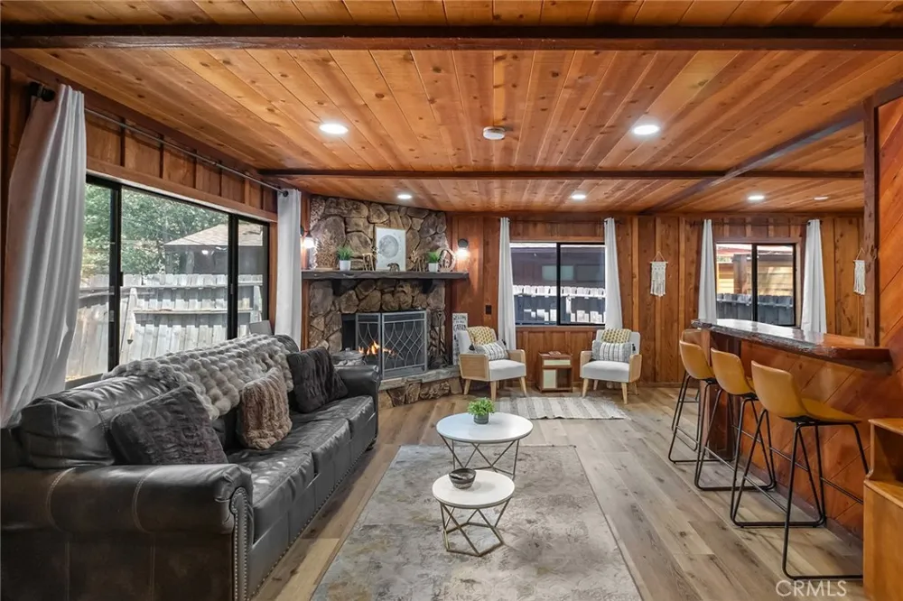 397 Wabash Lane Sugarloaf, CA 92386