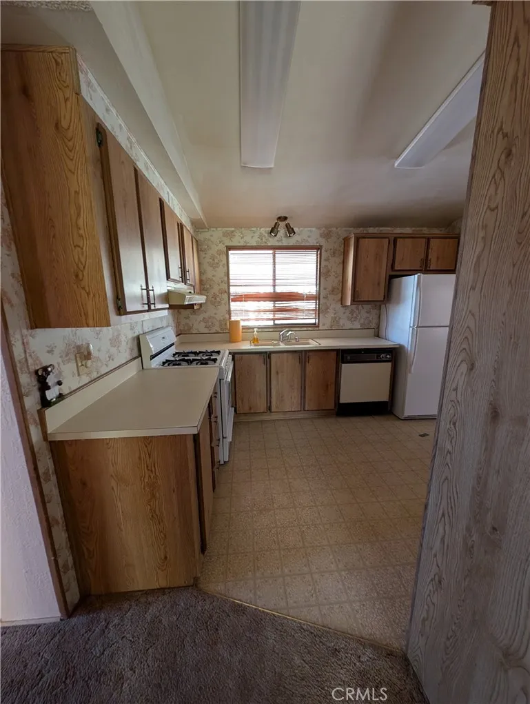 19012 Panther Avenue Adelanto, CA 92301