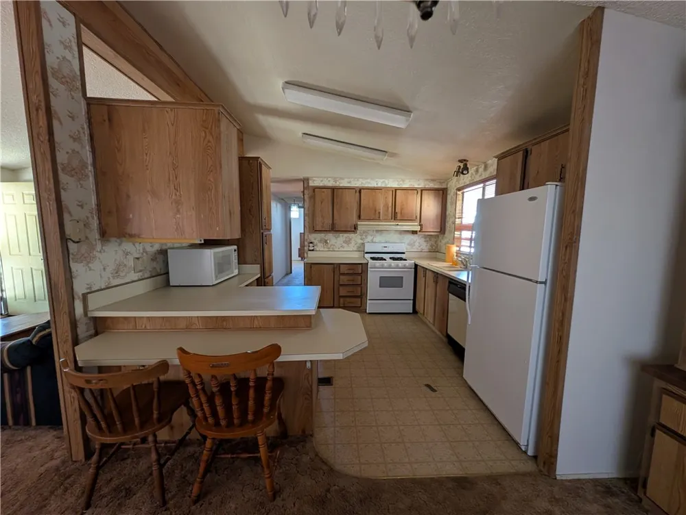 19012 Panther Avenue Adelanto, CA 92301