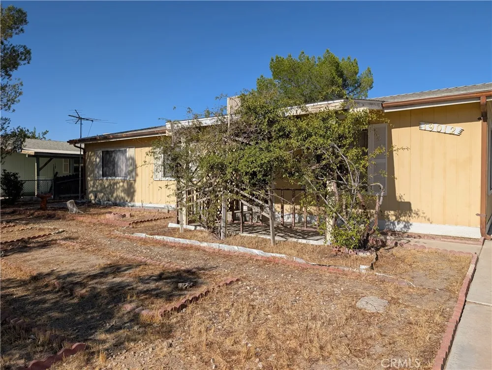 19012 Panther Avenue Adelanto, CA 92301