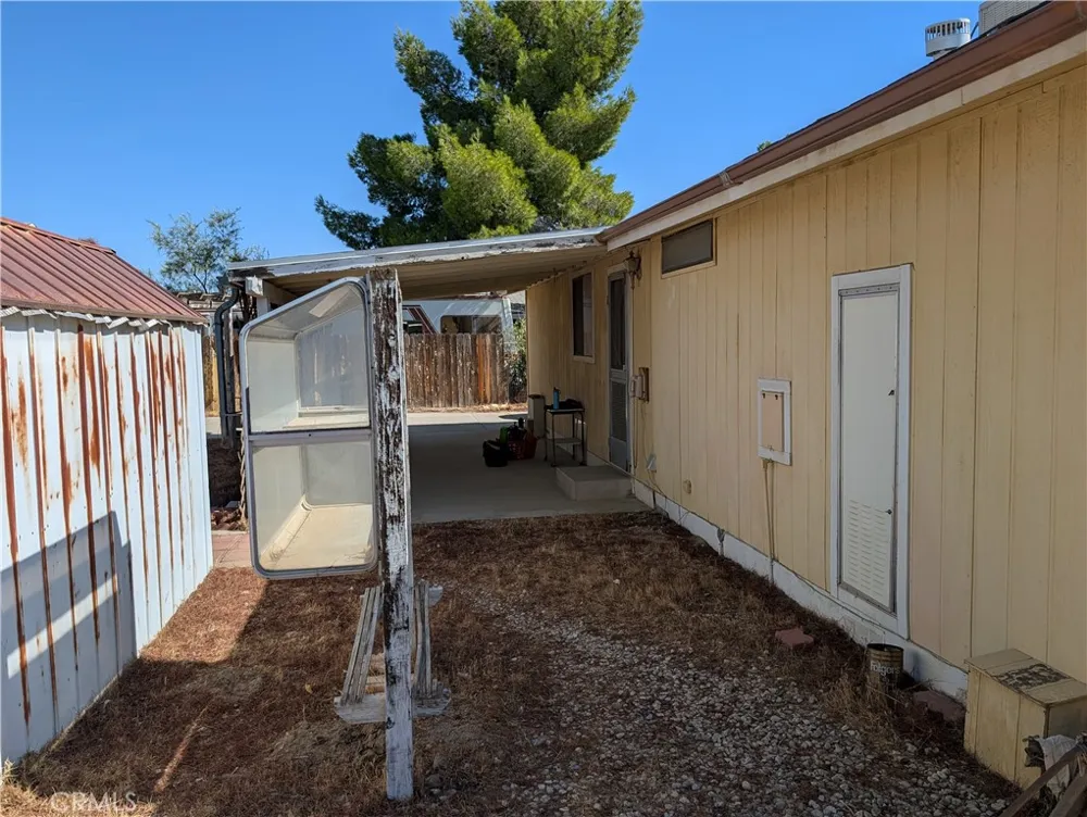 19012 Panther Avenue Adelanto, CA 92301