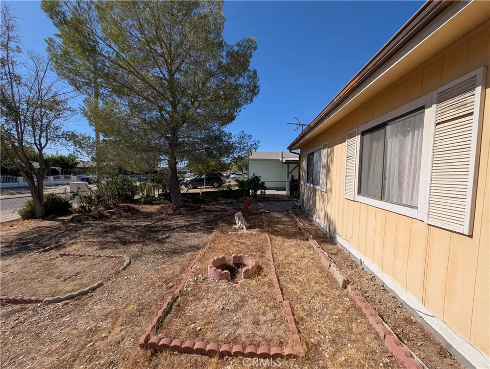 19012 Panther Avenue Adelanto, CA 92301