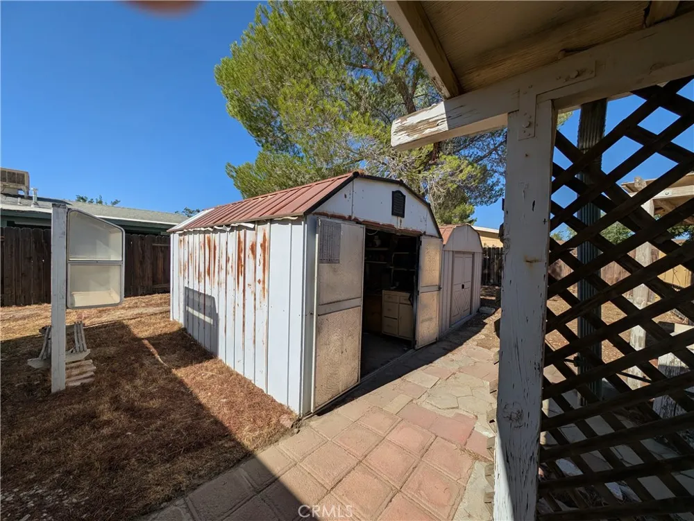 19012 Panther Avenue Adelanto, CA 92301