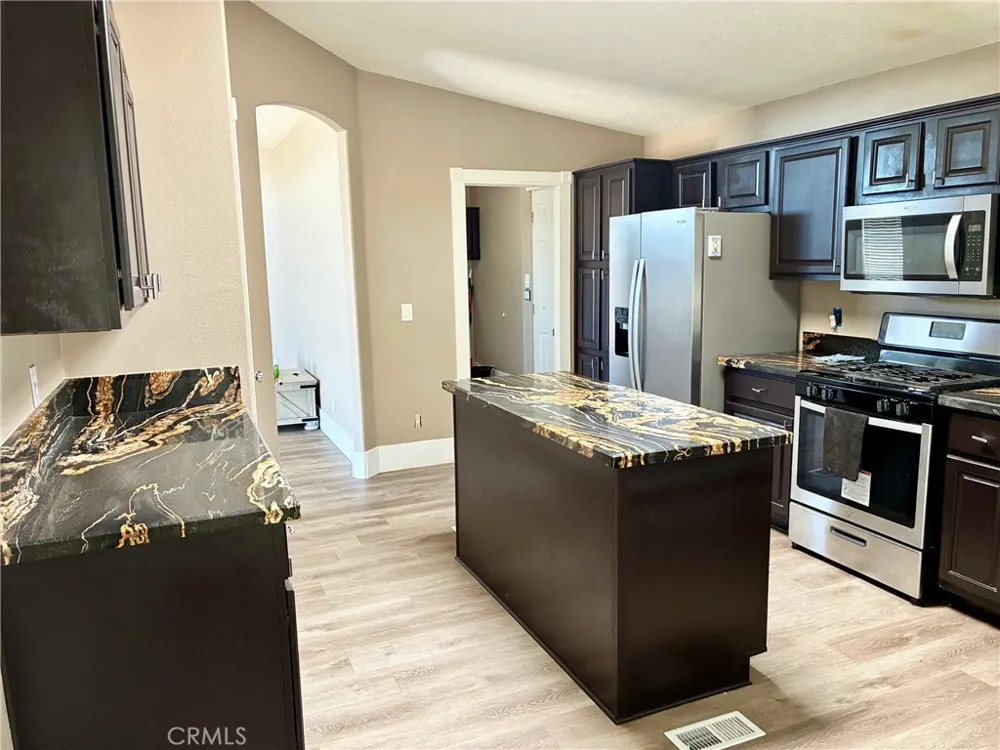 1053 Lindero Pinon Hills, CA 92372