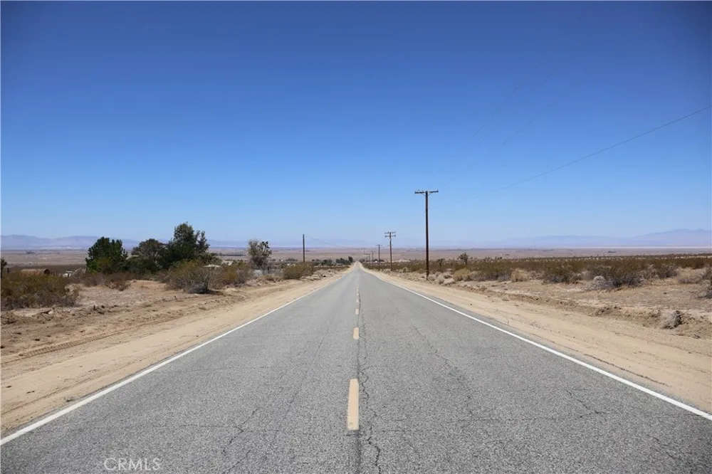 E AVENUE Lancaster, CA 93535