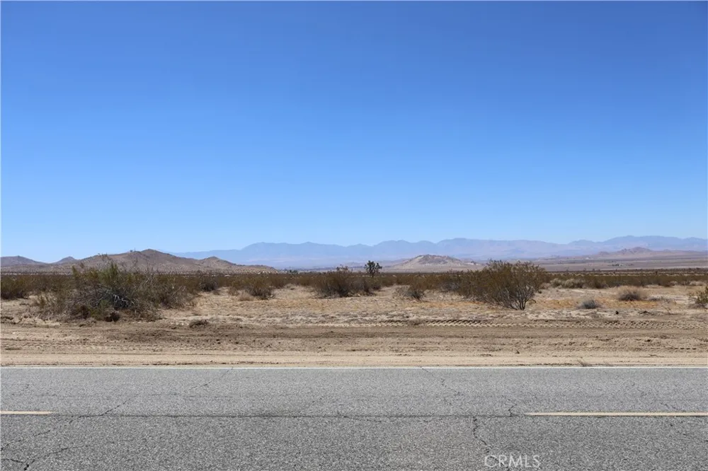 E AVENUE Lancaster, CA 93535