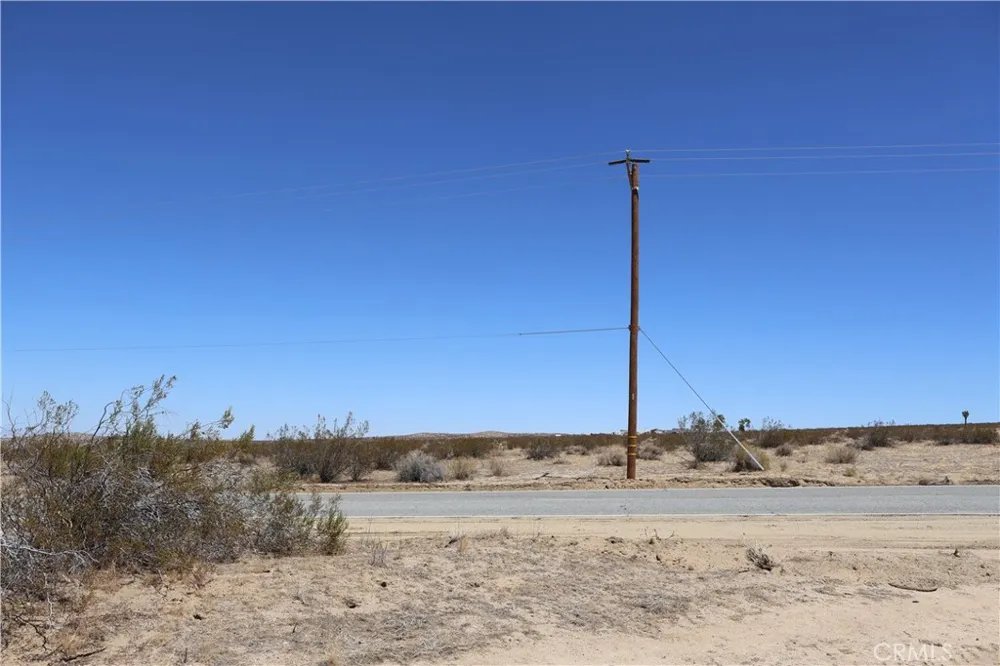 E AVENUE Lancaster, CA 93535